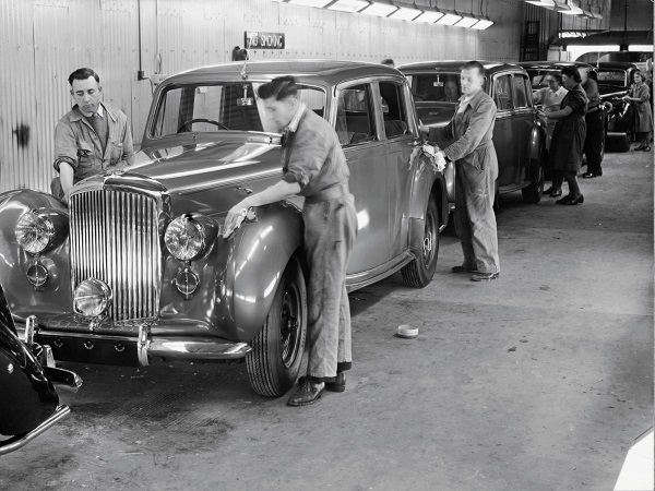 Gallery Bentley MkVI at Crewe